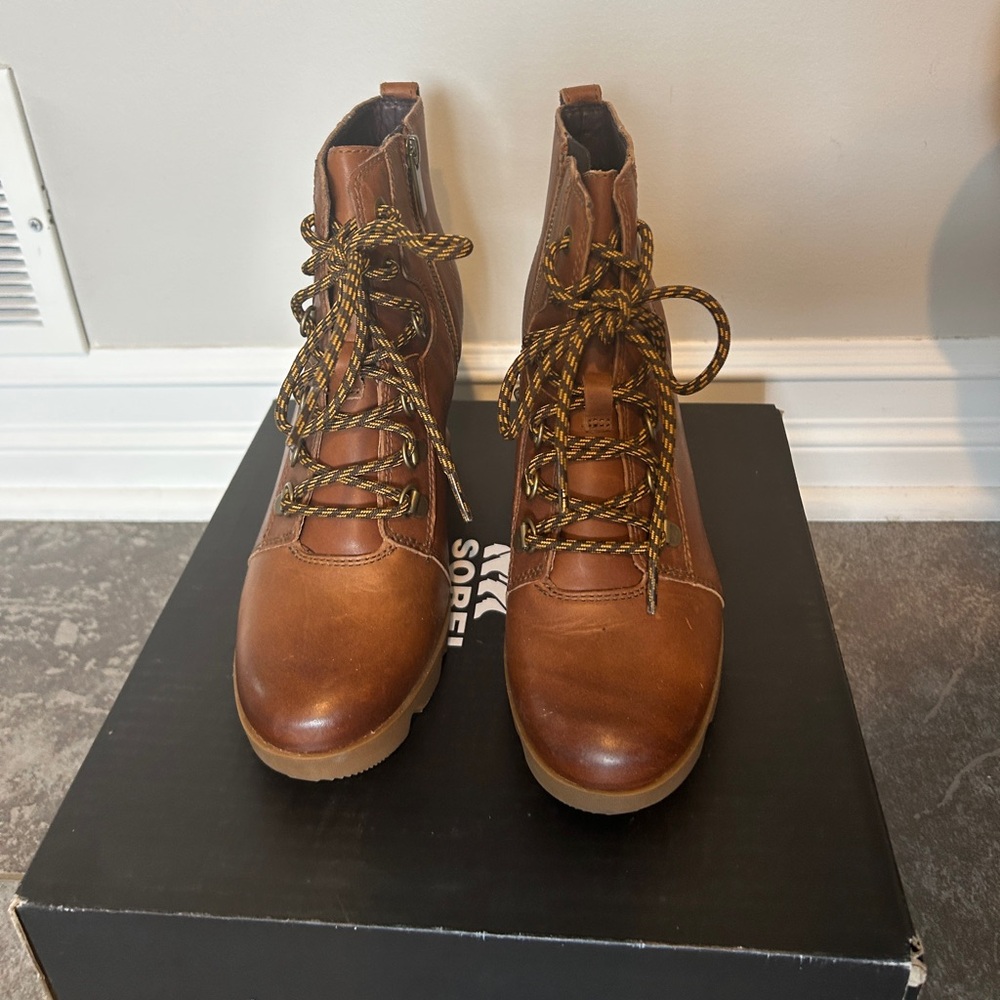 Sorel Joan Uptown Tan Leather Lace-Up Boots